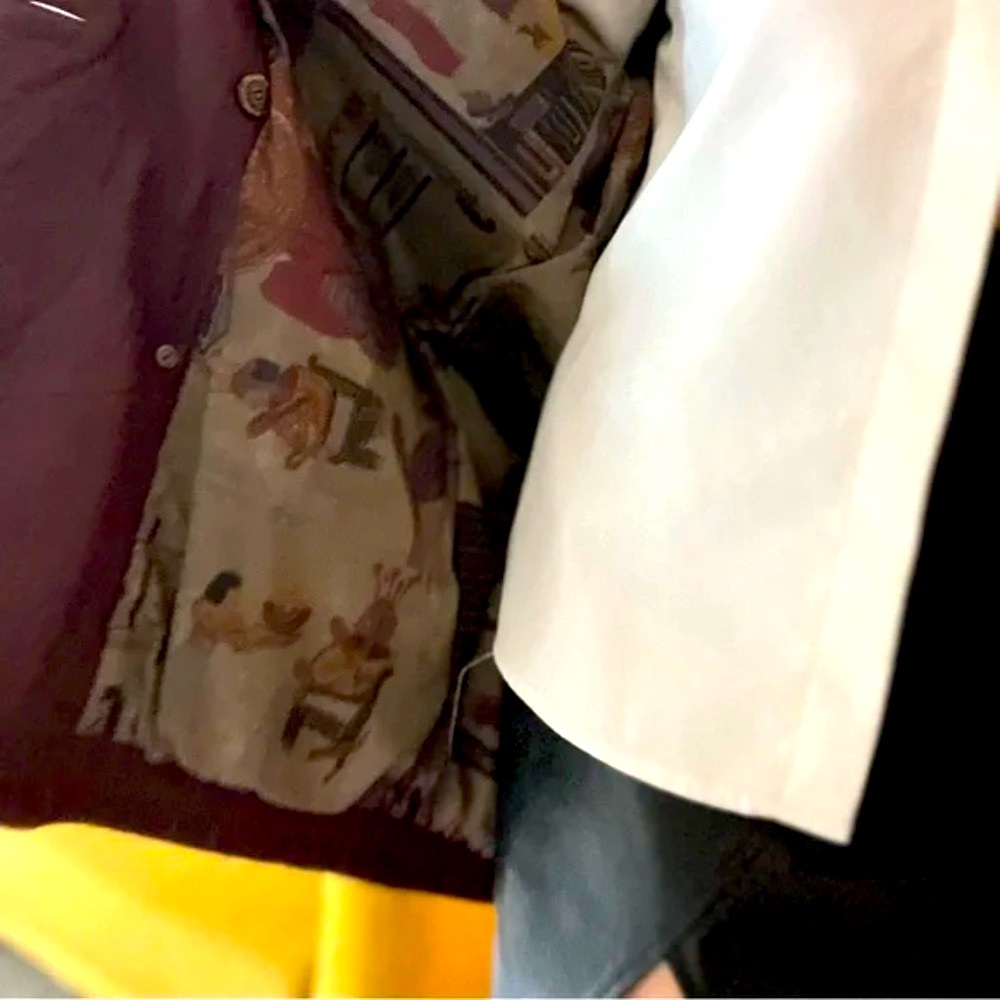 Vintage-Inspired Women’s Burgundy Leather Trench Coat - Picture 9 of 15